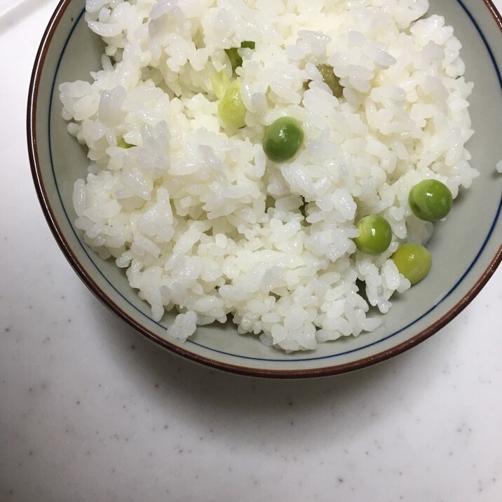 実えんどうの豆ご飯(^○^)